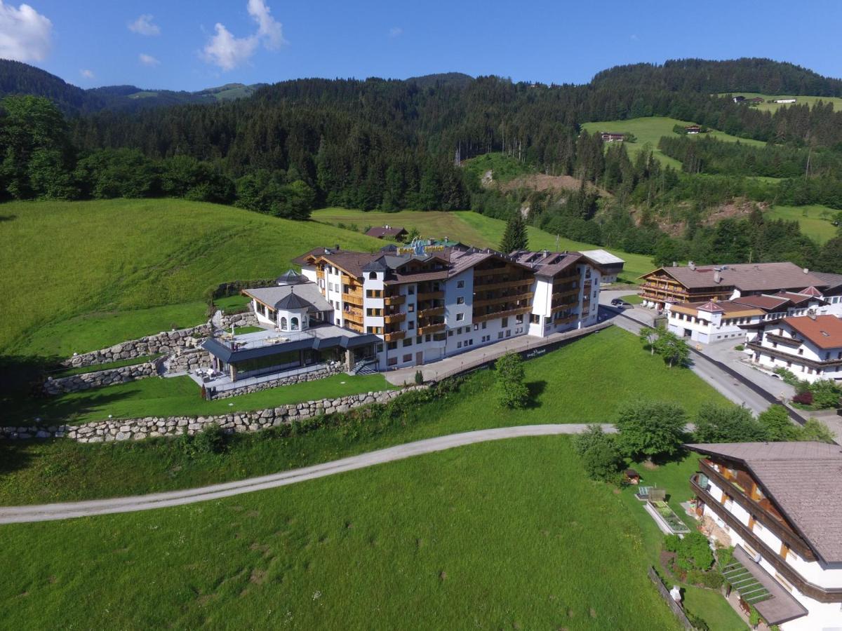 Hotel Bergkristall (Adults Only) Oberau Exterior photo